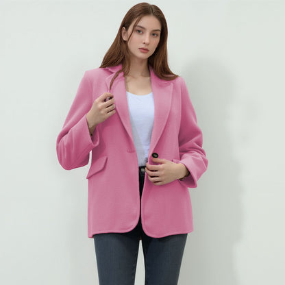 Blazer féminin à la mode avec une texture fine et des détails modernes Chic und Stil