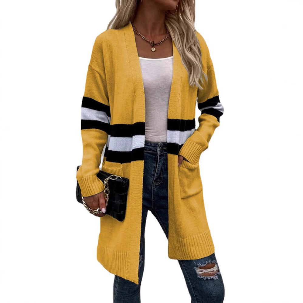 Cardigan en tricot pour femmes avec des rayures sportives et des poches ouvertes Chic und Stil