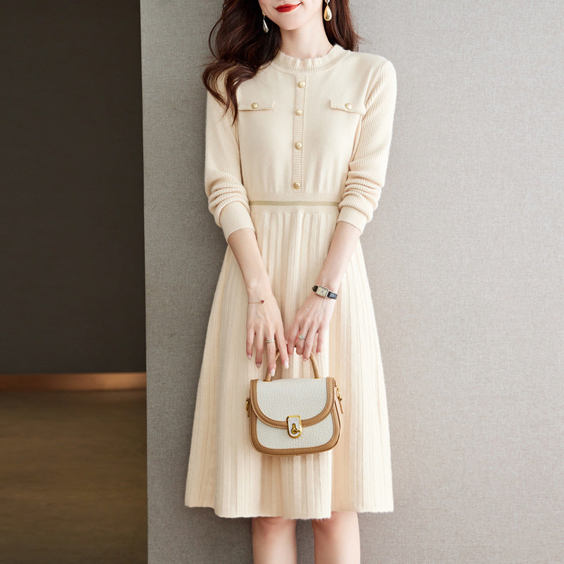 Robe en tricot pour femmes avec un élégant dos et un col montant Chic und Stil