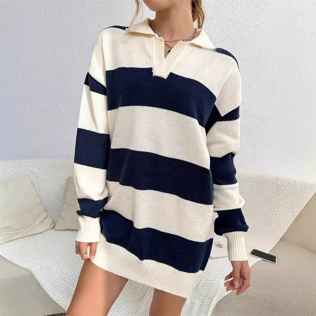 Robe pull pour femmes avec motif rayé moderne et patte de boutonnage riche en détails Chic und Stil