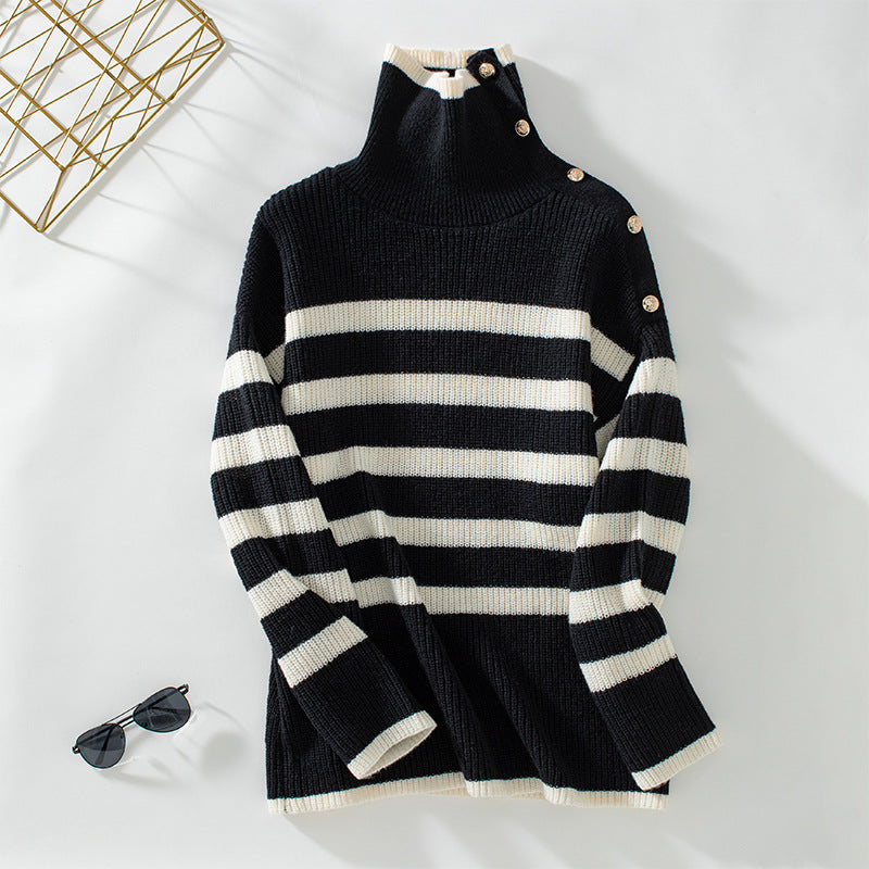 Pull à col roulé pour femmes avec détails de boutons et design rayé Chic und Stil