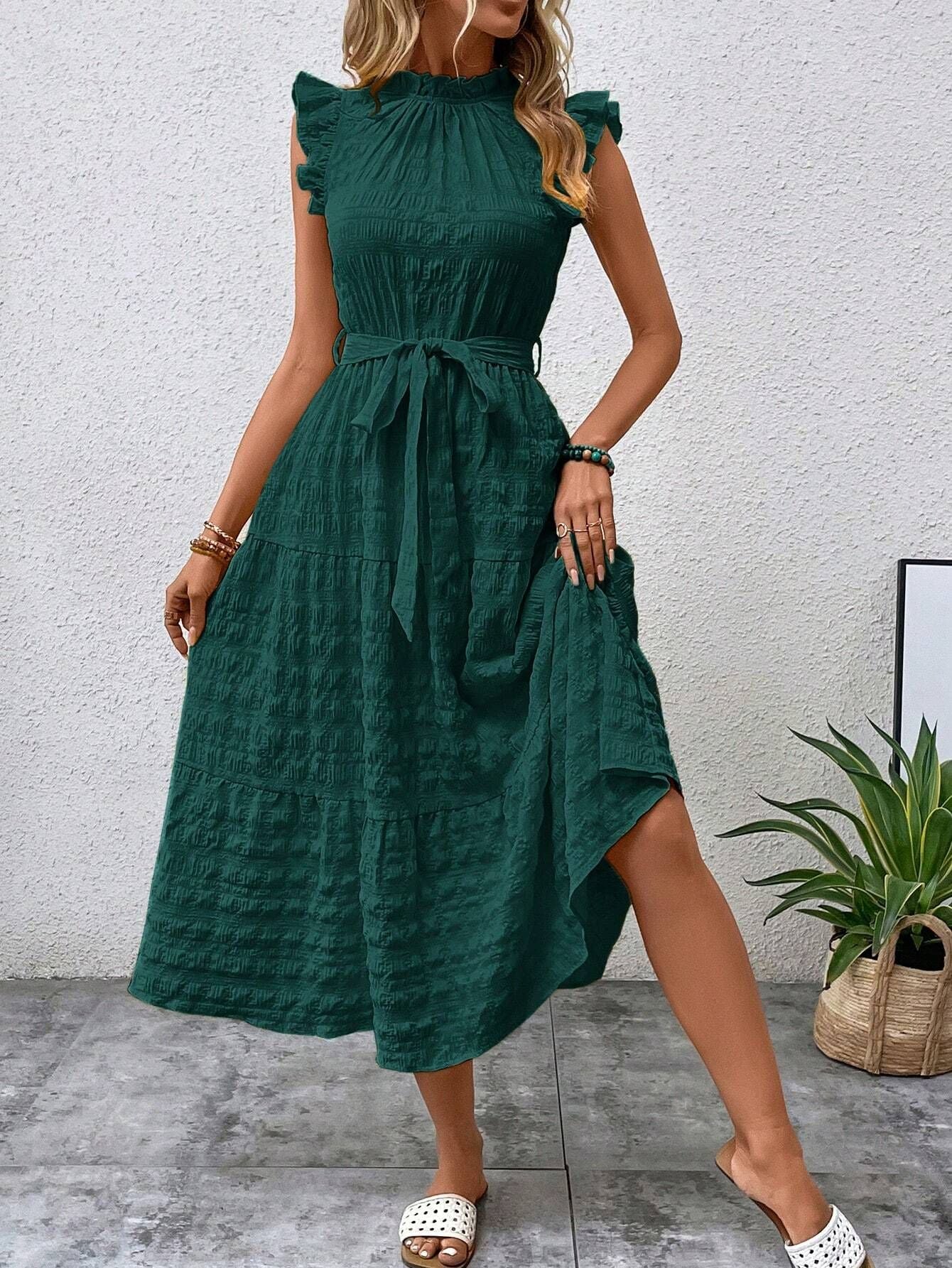Robe midi femme avec manches volantées et ceinture à la taille Chic und Stil
