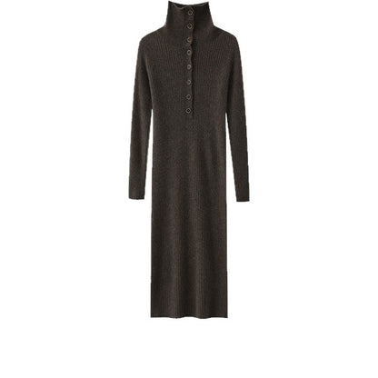 Robe en tricot pour femmes avec col haut et détails de boutons Chic und Stil