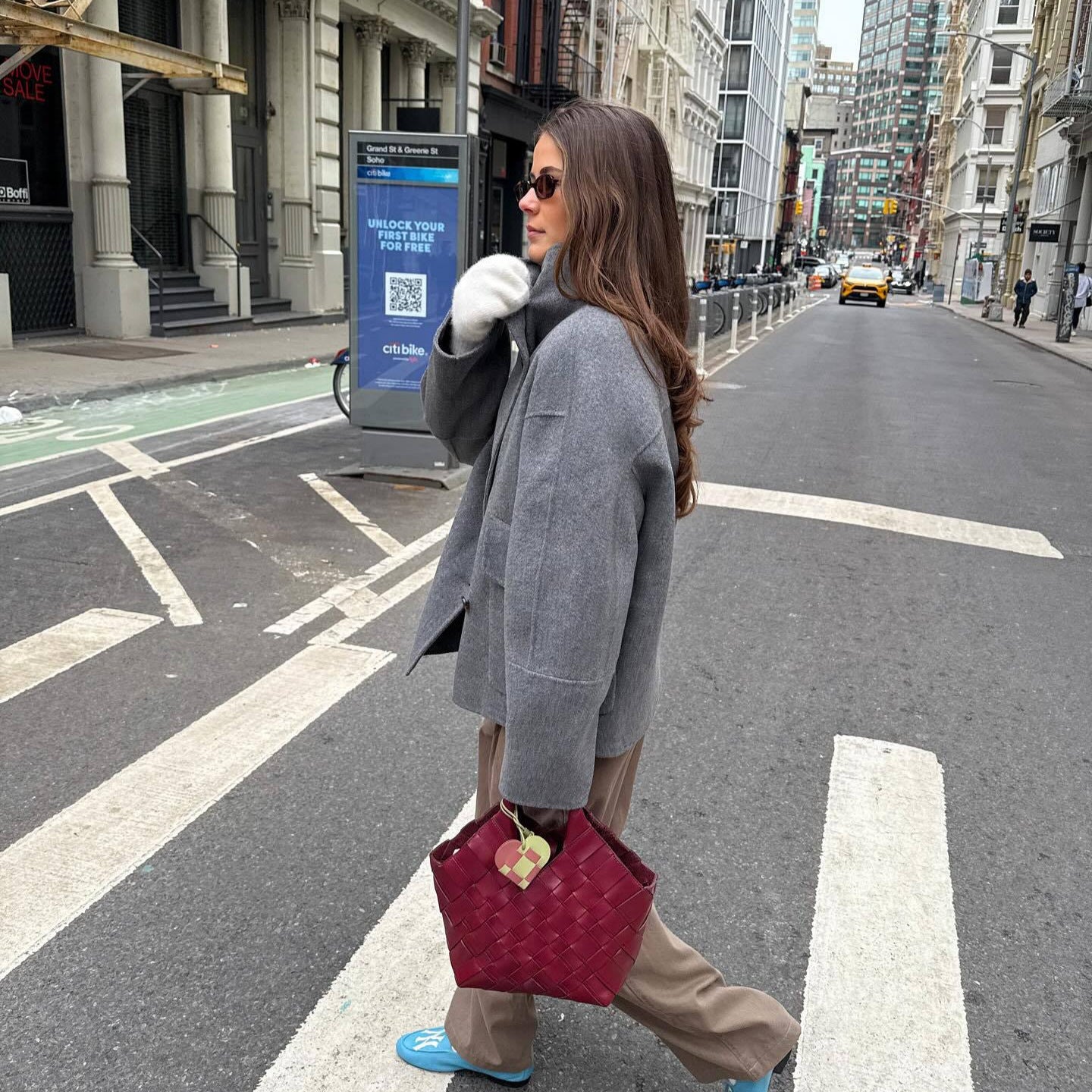 Ladies Oversized Fashionable Jacket in High-Quality Wool Blend Chic and Style