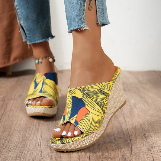 Mules à plateforme pour femmes avec design floral et semelle confortable Chic und Stil