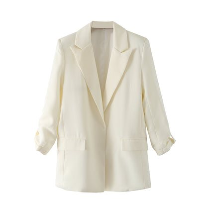 Elegant blazer jacket for women with modern cut and structured fabric Chic and Style