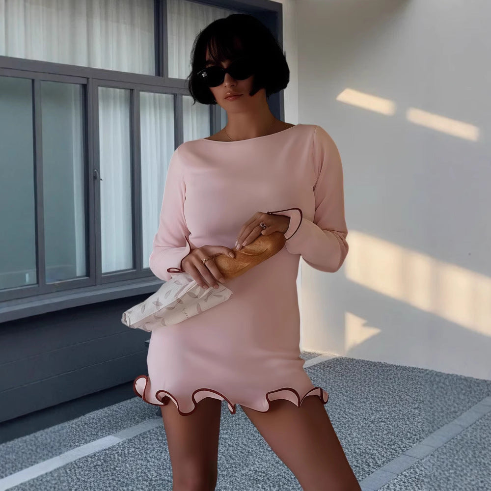 Dames Élégante robe mini avec des manches volantes sculpturales et une coupe ajustée Chic und Stil