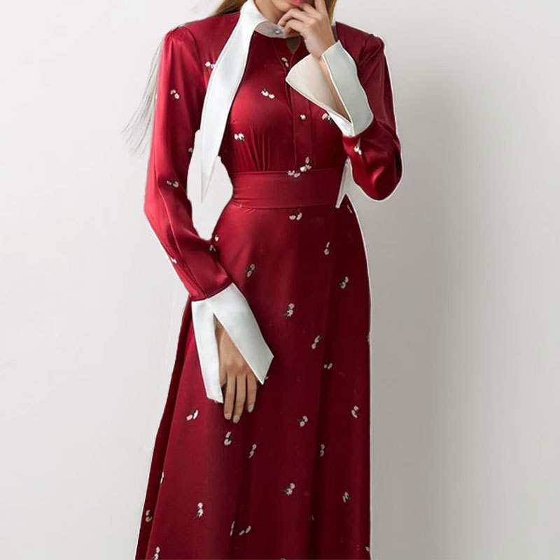 Robe maxi pour dames avec élégante veste superposée et délicates applications Chic und Stil