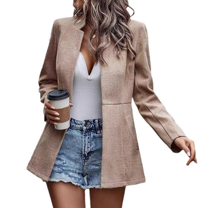 Dames Blazer à la mode avec design structuré et coupe élégante Chic und Stil