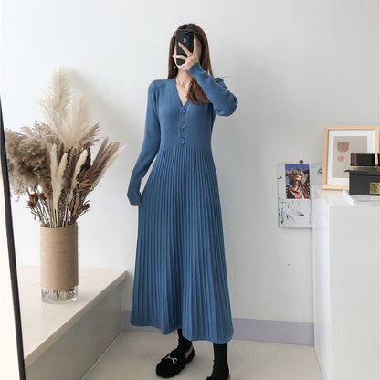 Robe en tricot pour femmes avec décolleté en V et détails de boutons Chic und Stil