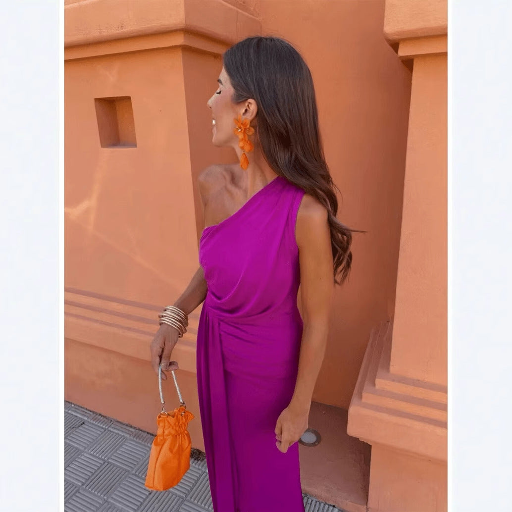 Robe maxi pour femmes avec design de manches asymétriques et drapé élégant Chic und Stil