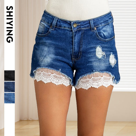 Ladies denim shorts with lace details Chic und Stil
