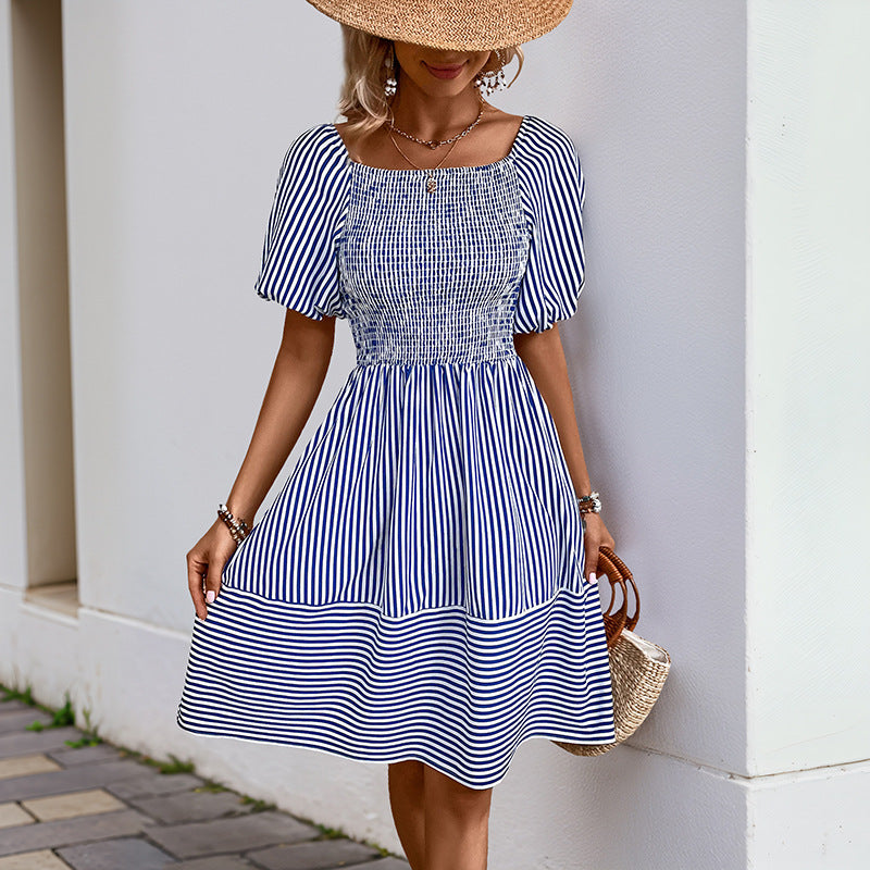 Robe A-ligne smockée pour femmes avec manches bouffantes Chic und Stil