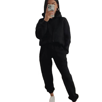 Casual women's fleece sweat-suit with cropped hoodie and elastic pants Chic and Style