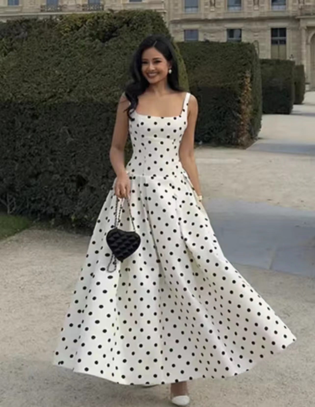 Robe de cocktail à pois pour femmes avec jupe raffinée Chic und Stil