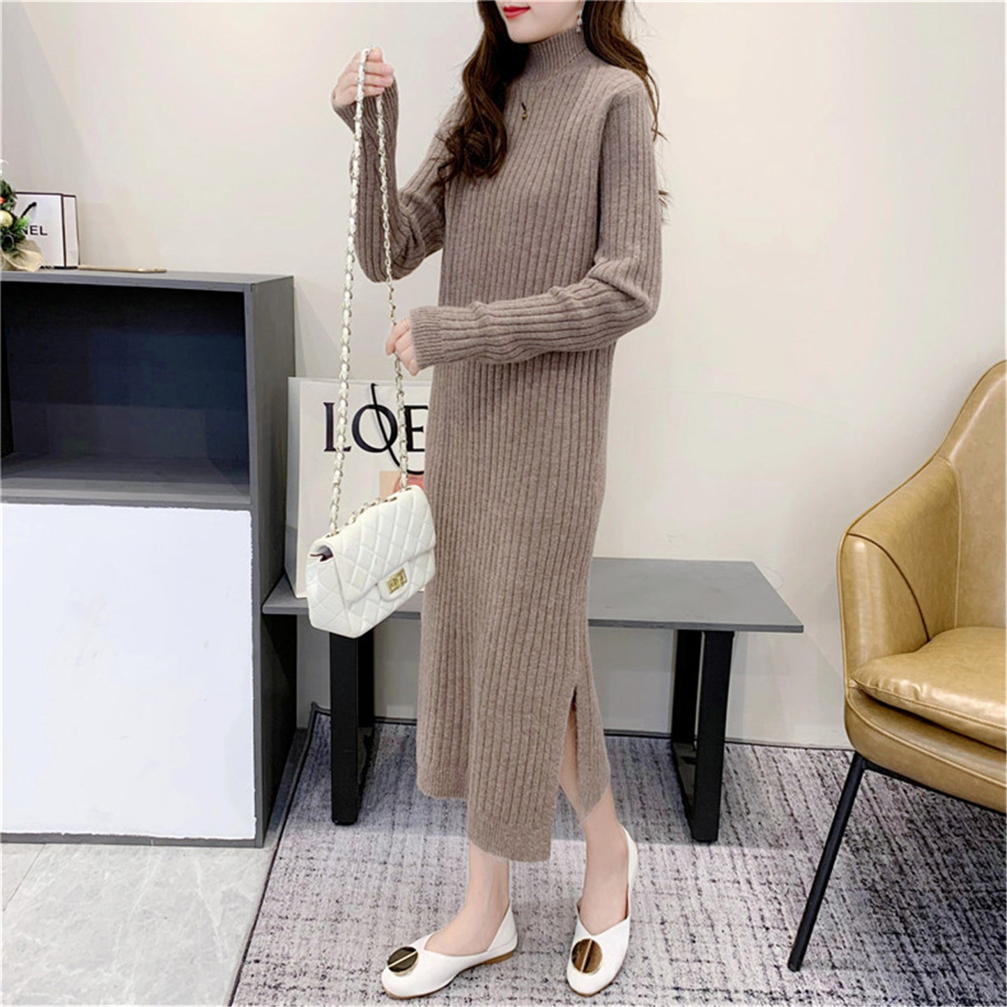 Robe maxi tricot pour femmes avec col haut et fine structure côtelée Chic und Stil