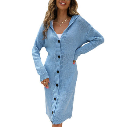 Dame Grande Tricot à capuche avec des détails de bouton élégants Chic und Stil