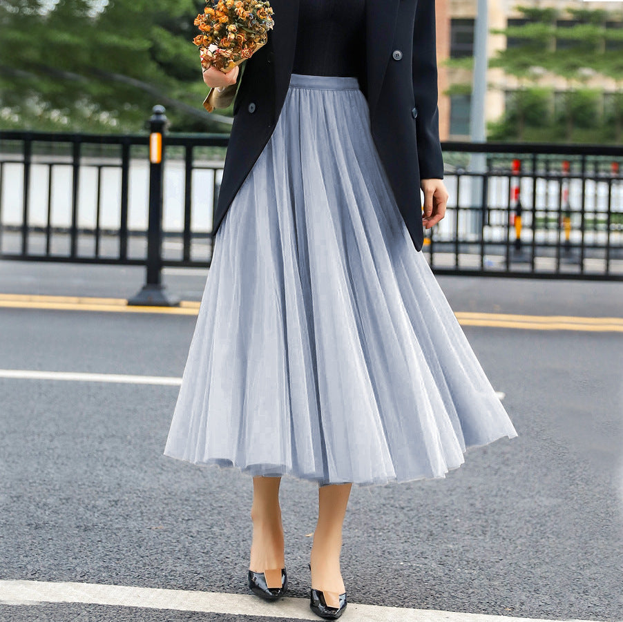 Elegant tulle skirt for women with a flared cut and an elastic waistband Chic und Stil