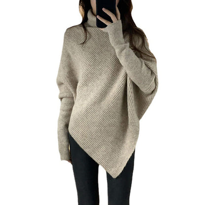 Asymmetrical knit sweater for women with a casual oversized design Chic und Stil