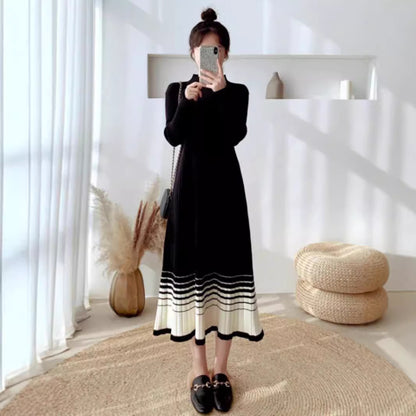 Robe maxi fluide pour femmes avec détails plissés et ourlet contrastant Chic und Stil