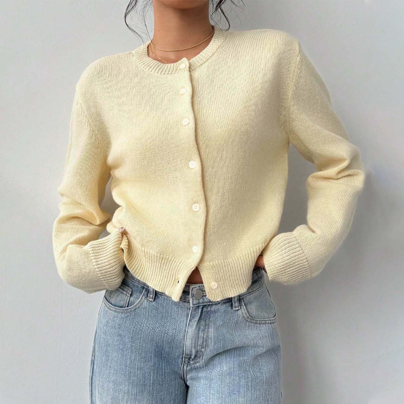 Veste en tricot légère pour dames avec détails de boutons et encolure ronde Chic und Stil