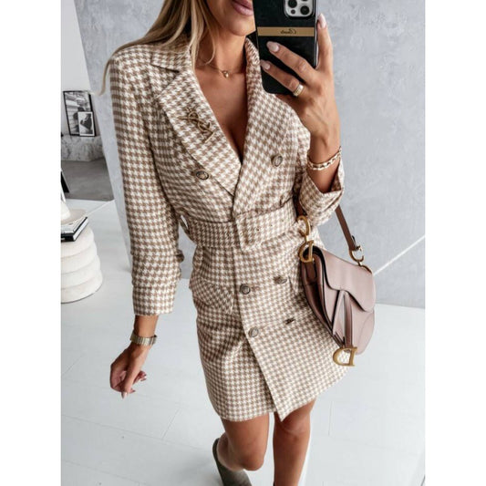 Robe chemise pour femmes au design classique pied-de-poule avec élégante taille cintrée et double rangée de boutons Chic und Stil