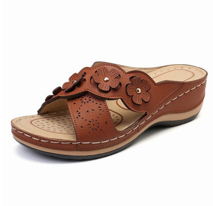 Chaussures pour femmes avec décoration florale Sandales confort à enfiler Chic und Stil