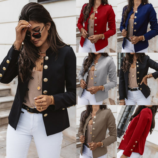 Blazer féminin tendance avec des détails ornés de boutons Chic und Stil