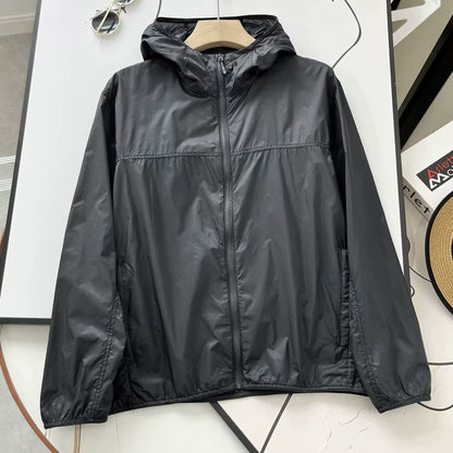 Veste de sport légère pour femmes avec capuche Chic & Stil