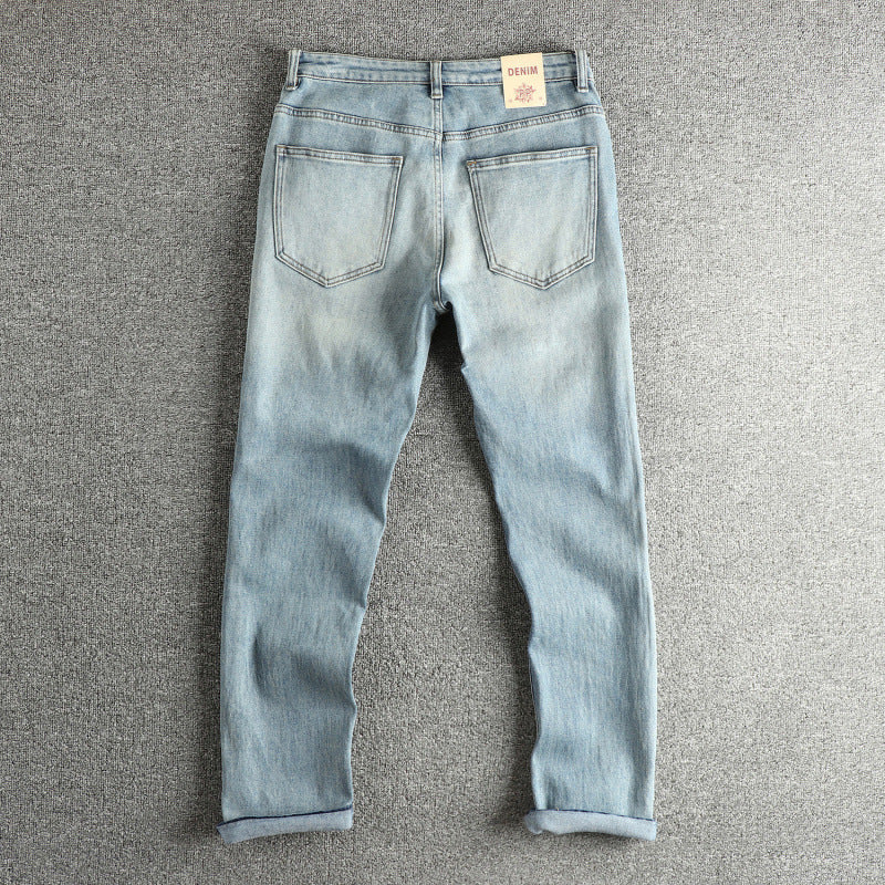 Women's denim pants with a modern slim fit, casual design and high waist Chic and Style