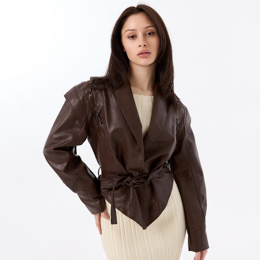 Blazer en cuir élégant pour femmes avec une coupe cintrée et des ceintures à nouer uniques Chic und Stil