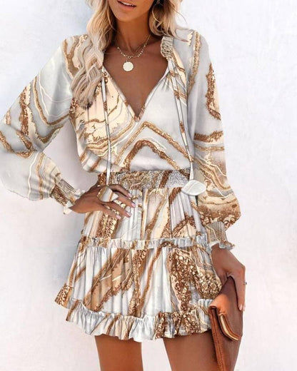 Dames Robe mini ludique avec motif coloré et détails volantés Chic und Stil