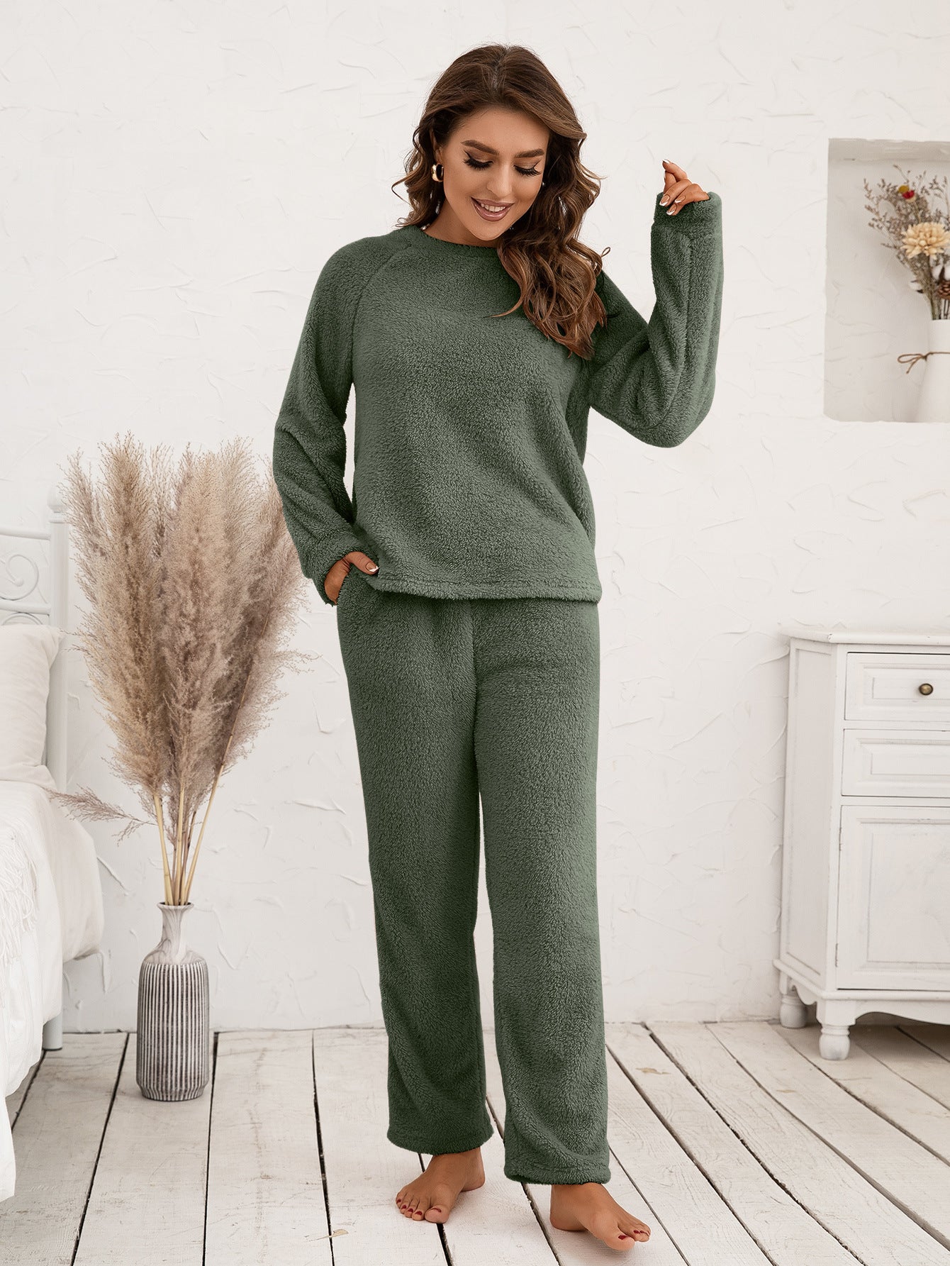 Cozy fleece pajama set for women with long sleeves and comfortable pants Chic and Style