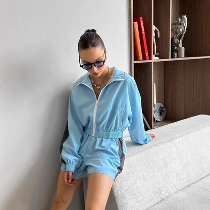 Ensemble de coupe-vent sportif pour femme avec shorts élastiques Chic und Stil