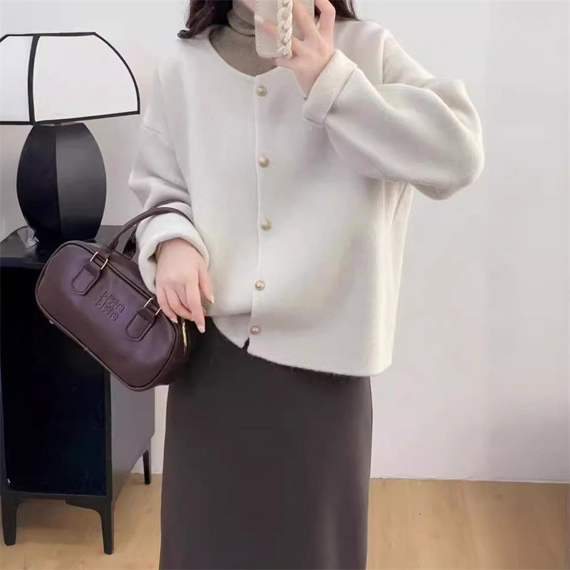 Cardigan en tricot douillet pour femmes avec de jolis boutons et une coupe ample Chic und Stil
