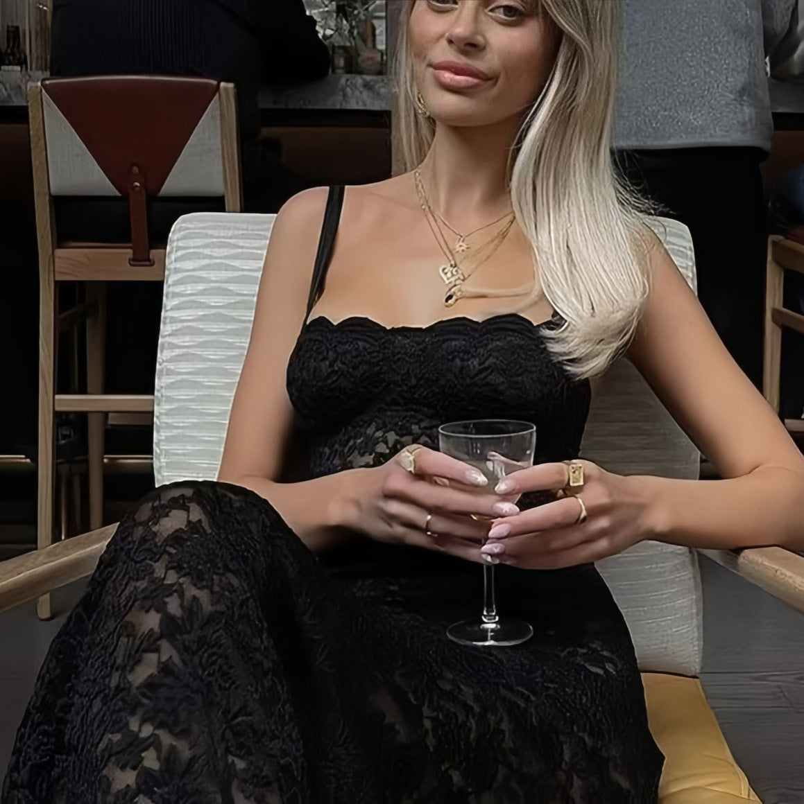 Robe maxi en dentelle pour dames avec une coupe séduisante et de fines bretelles Chic und Stil