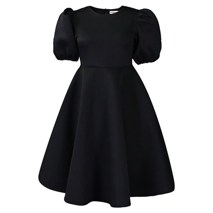 Robe skater pour femmes avec des manches volumineuses et une jupe évasée Chic und Stil