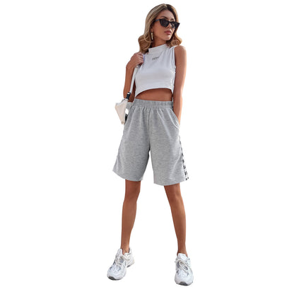 Shorts de sport pour femmes avec détails à carreaux sur les côtés Chic und Stil