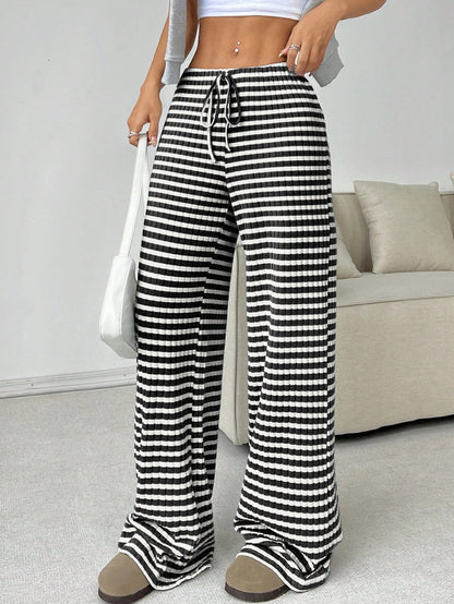 Pantalon de loisirs confortable et décontracté pour femmes avec taille élastique Chic und Stil