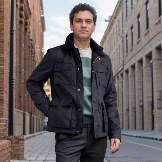 Functional sports jacket for men with practical pockets and high collar Chic and Style