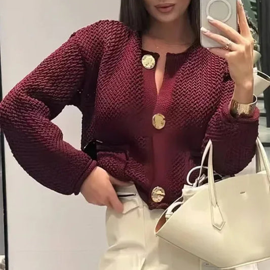 Veste en tricot pour femmes avec des boutons décoratifs Chic und Stil