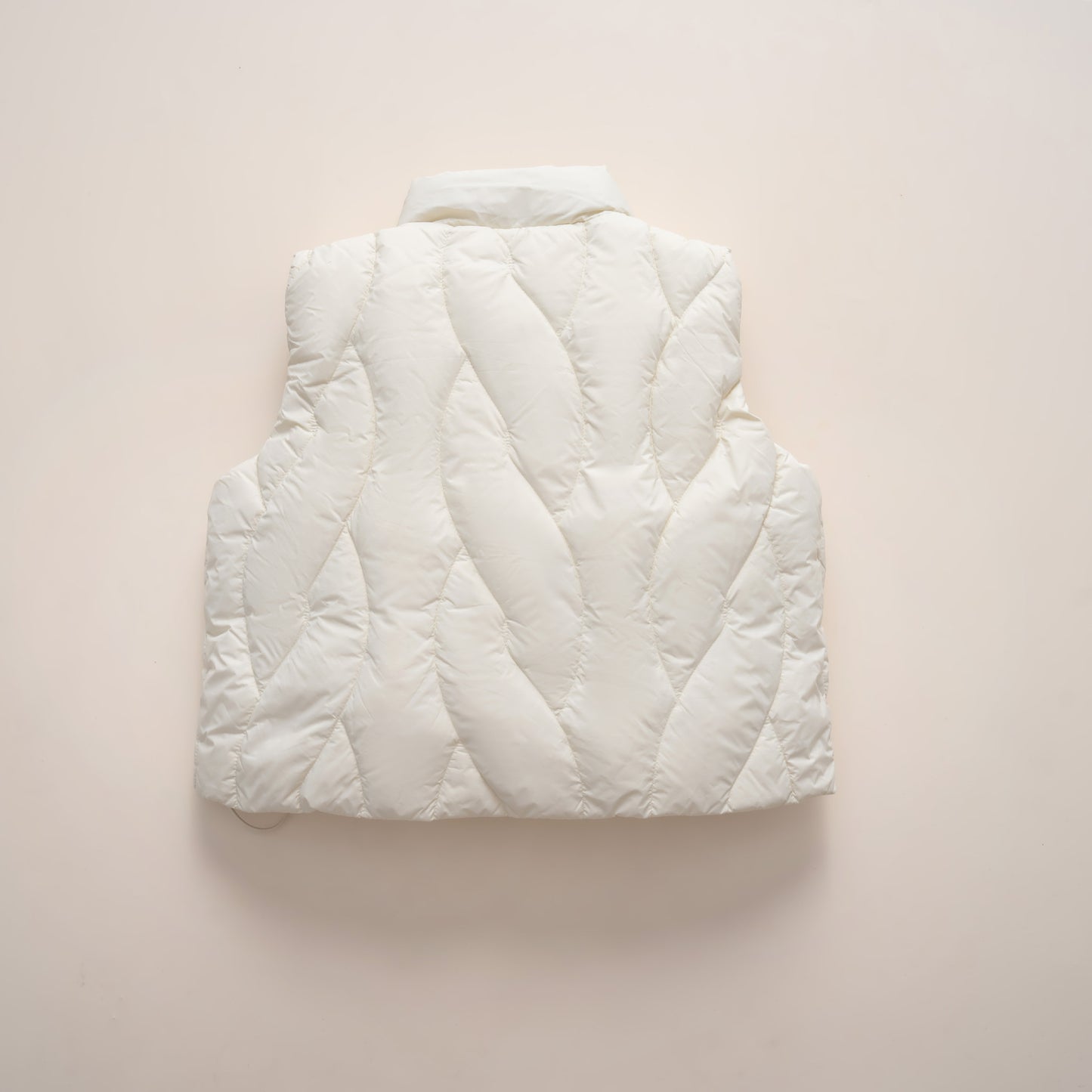 Dames gilet matelassé stylé avec col haut et design moderne Chic und Stil