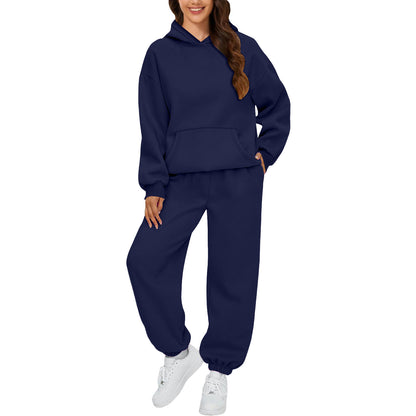 Ladies comfortable tracksuit with practical pockets Chic and Style