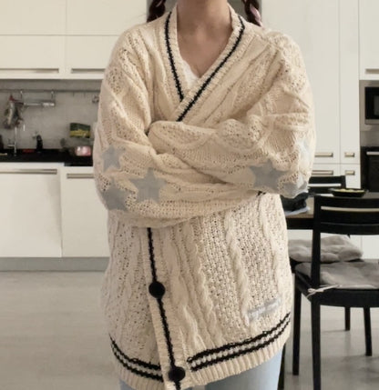 Dames grosse tricot cardigan avec détails en étoiles et boutons décoratifs Chic und Stil