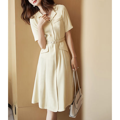 Robe chemise ajustée pour femmes avec taille ceinturée Chic und Stil
