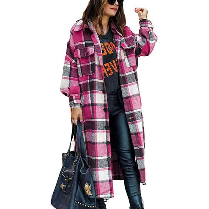 Ladies long checkered coat with practical pockets Chic and Style
