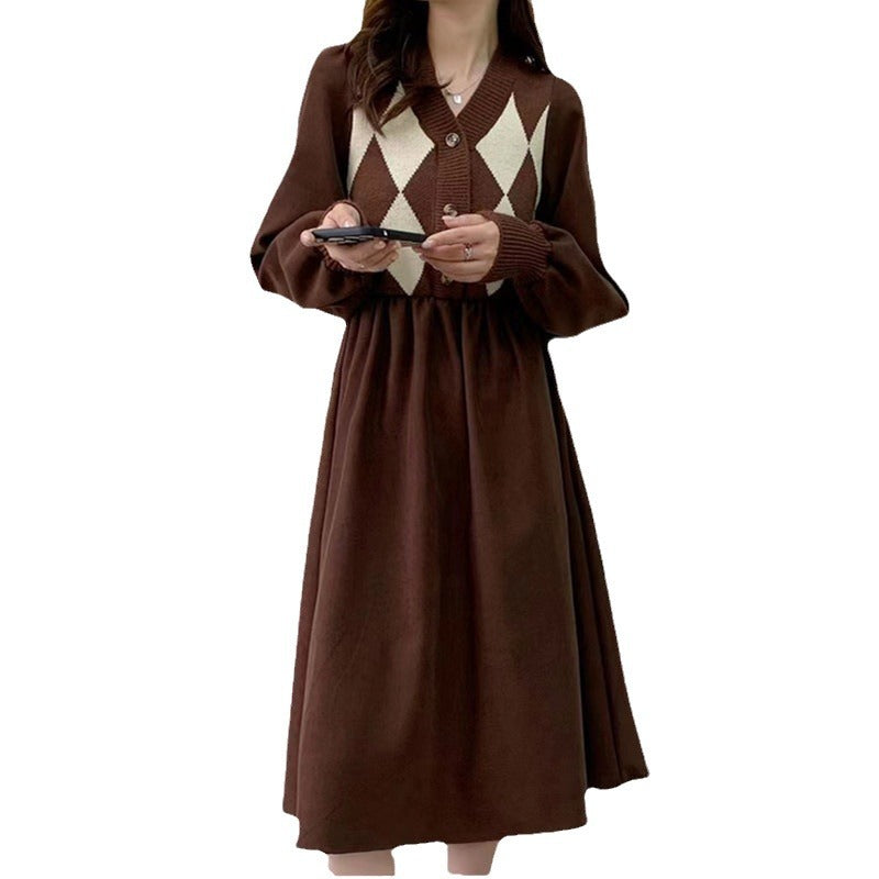 Robe midi en tricot pour femmes avec un haut à boutons et un élégant motif côtelé Chic und Stil