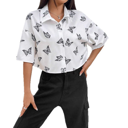 Chemise à boutons à manches courtes imprimé papillon Chic und Stil