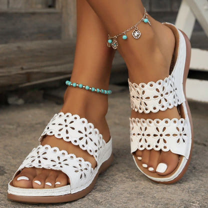 Sandales confortables pour dames avec des détails floraux et une semelle antidérapante Chic und Stil
