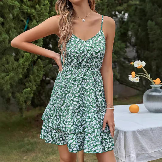 Robe d'été aérienne pour femmes dans un design floral avec décolleté en V et volants Chic und Stil